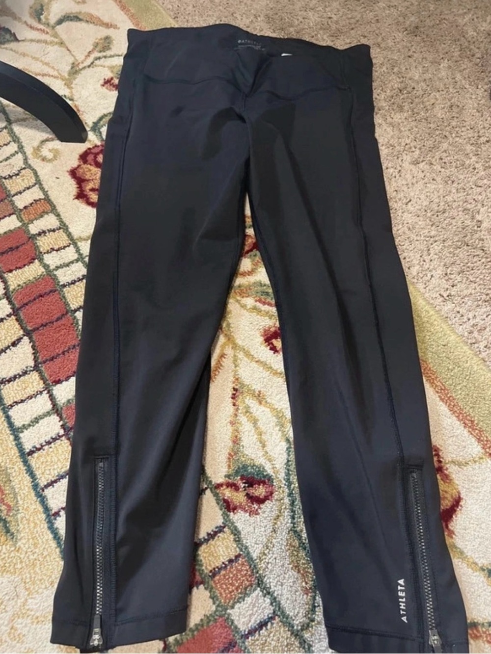 Athleta Black ultimate run 7/8 tight legging with Ankle Zippers